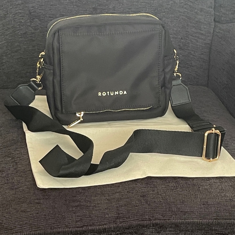 NWOT...Rotunda Black & Gold Crossbody Shoulder Bag with Gold Accents